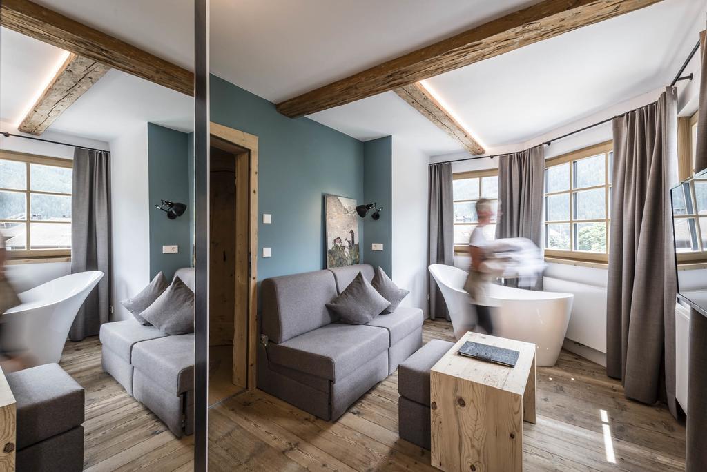 Strasserwirt - Ansitz Zu Tirol Strassen Quarto foto